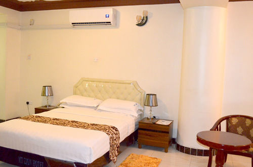 Mt. Zion Hotel Annex Кампала Экстерьер фото